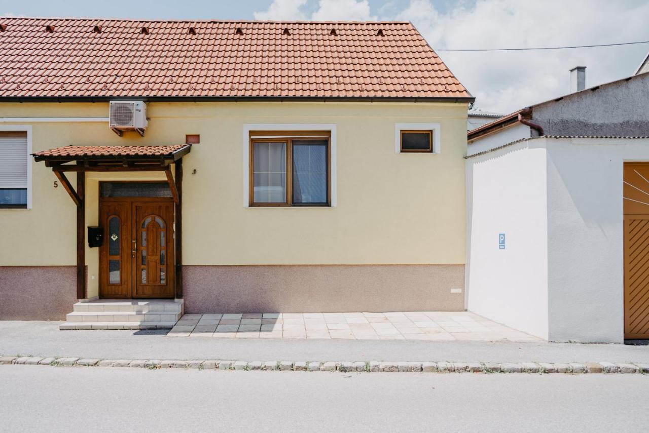 Privatunterkunft Rado 75m2 Mit Garten Und Terasse *