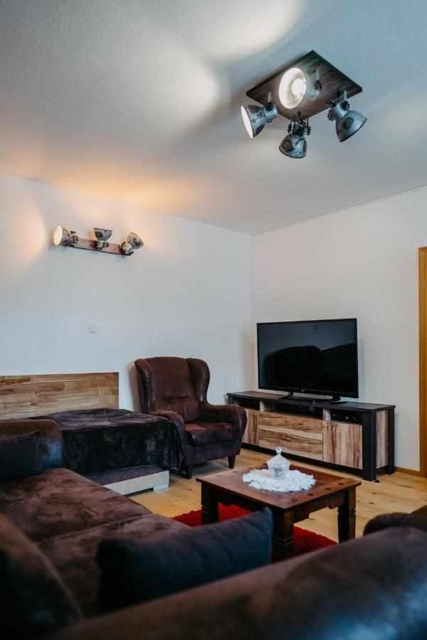 Privatunterkunft Rado 75m2 Mit Garten Und Terasse *
